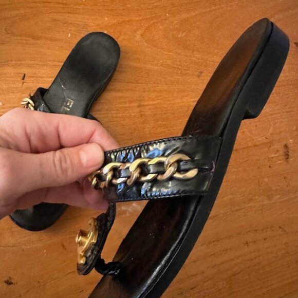 Chanel Vintage 90s CC turn lock chain thong sandals leather - Picture 5 of 14
